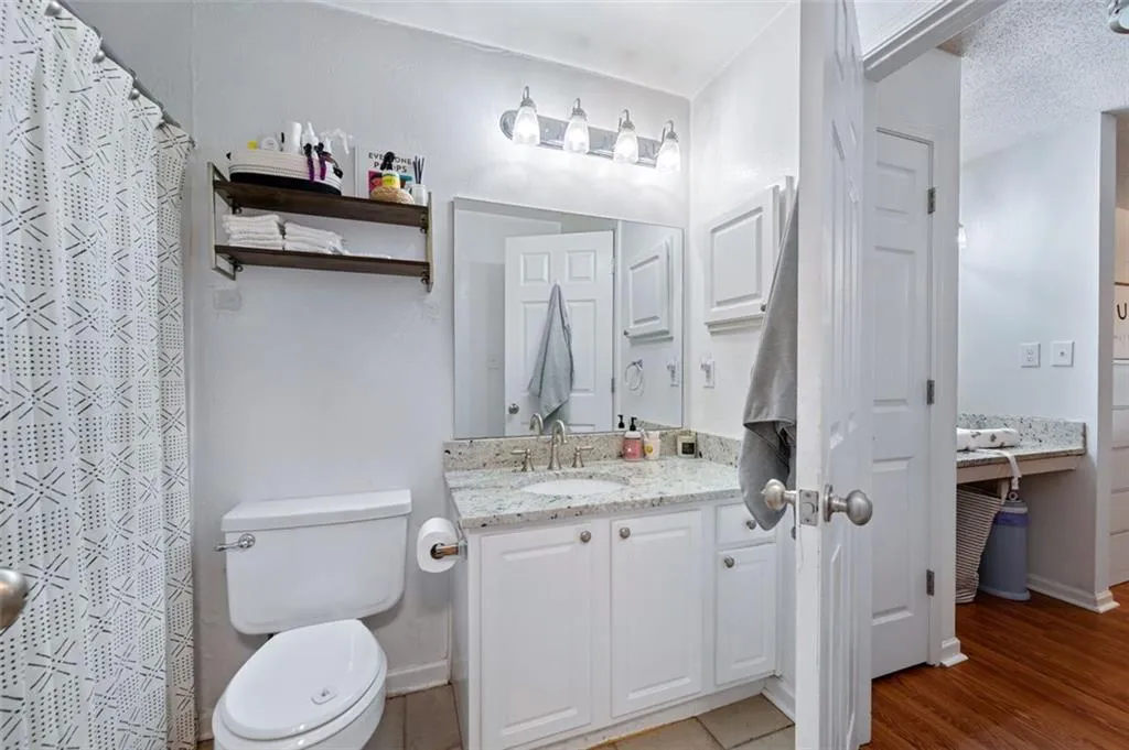 3655 Habersham Road Ne Unit B149, Atlanta, Georgia 30305, 2 Bedrooms Bedrooms, ,2 BathroomsBathrooms,Residential,Sold,3655 Habersham Road Ne Unit B149,7047395