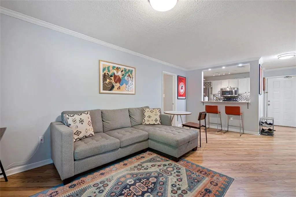 3655 Habersham Road Ne Unit B149, Atlanta, Georgia 30305, 2 Bedrooms Bedrooms, ,2 BathroomsBathrooms,Residential,Sold,3655 Habersham Road Ne Unit B149,7047395