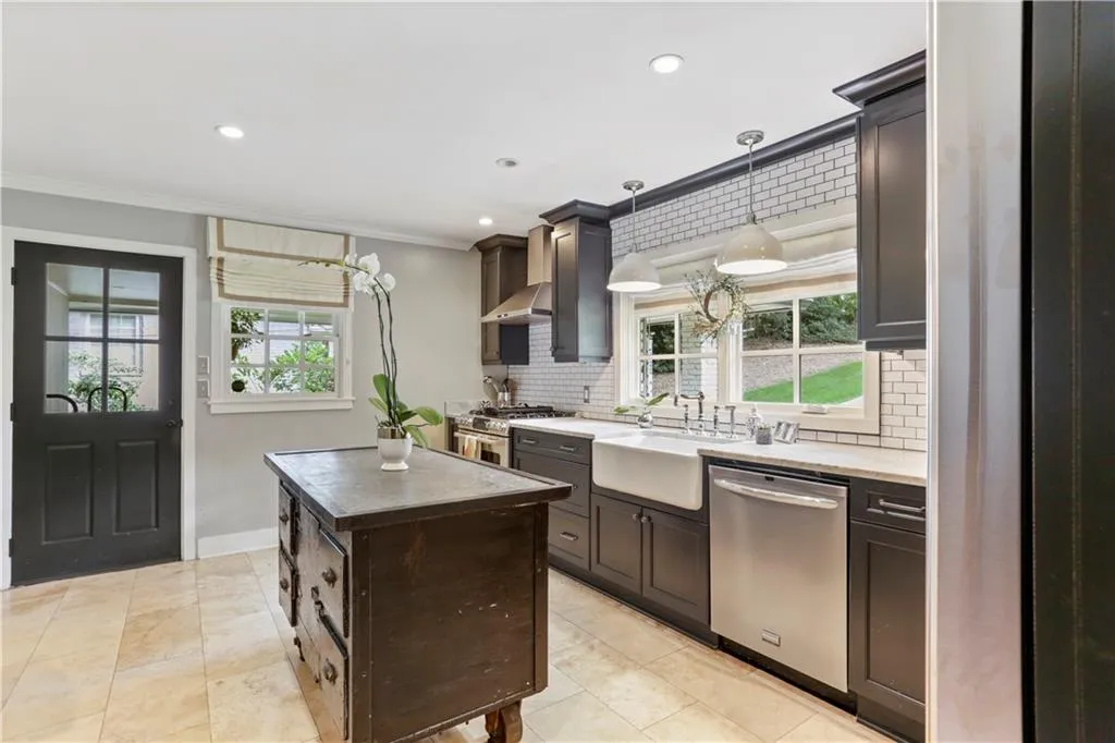 4608 Dalmer Road, Atlanta, Georgia 30342, 4 Bedrooms Bedrooms, ,3 BathroomsBathrooms,Residential,Sold,4608 Dalmer Road,6630023