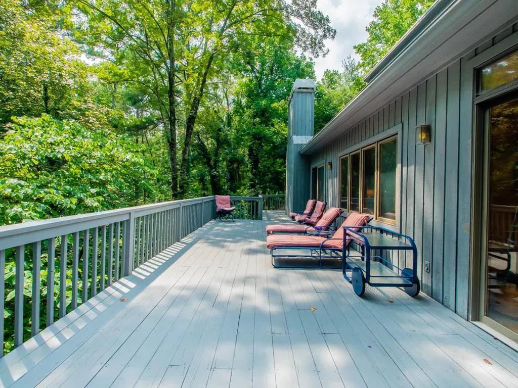 60 Mountain Creek Trace, Sandy Springs, Georgia 30328, 5 Bedrooms Bedrooms, ,3 BathroomsBathrooms,Residential,Sold,60 Mountain Creek Trace,6124302