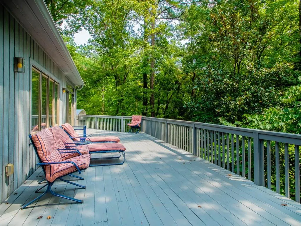 60 Mountain Creek Trace, Sandy Springs, Georgia 30328, 5 Bedrooms Bedrooms, ,3 BathroomsBathrooms,Residential,Sold,60 Mountain Creek Trace,6124302