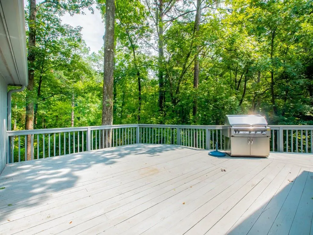 60 Mountain Creek Trace, Sandy Springs, Georgia 30328, 5 Bedrooms Bedrooms, ,3 BathroomsBathrooms,Residential,Sold,60 Mountain Creek Trace,6124302