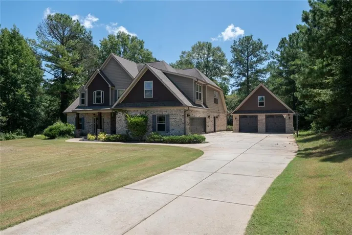 155 Chantilly Lane, Fayetteville, Georgia 30215