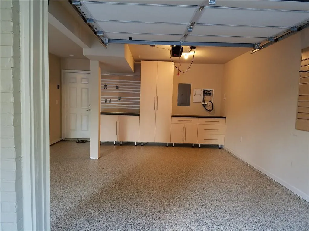 6459 Chariot Street, Atlanta, Georgia 30328, 3 Bedrooms Bedrooms, ,3 BathroomsBathrooms,Residential,For Sale,6459 Chariot Street,7629998