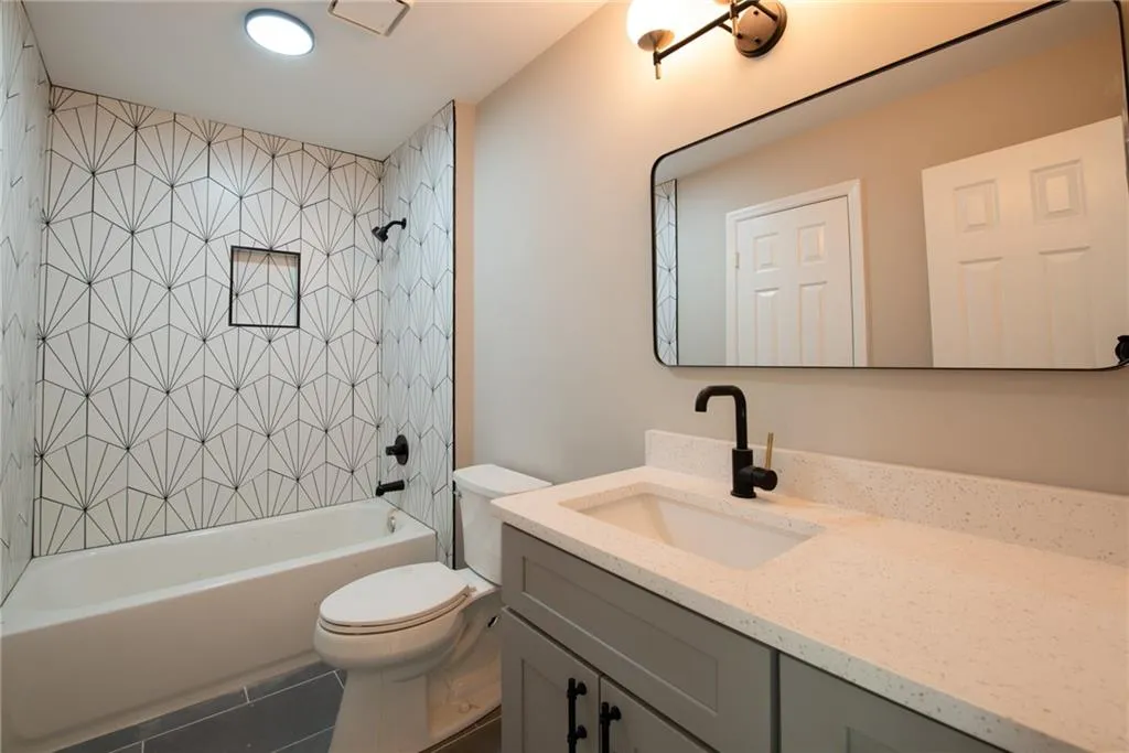 4475 Crestwicke Pointe, Sandy Springs, Georgia 30319, 5 Bedrooms Bedrooms, ,4 BathroomsBathrooms,Residential,Sold,4475 Crestwicke Pointe,7104565