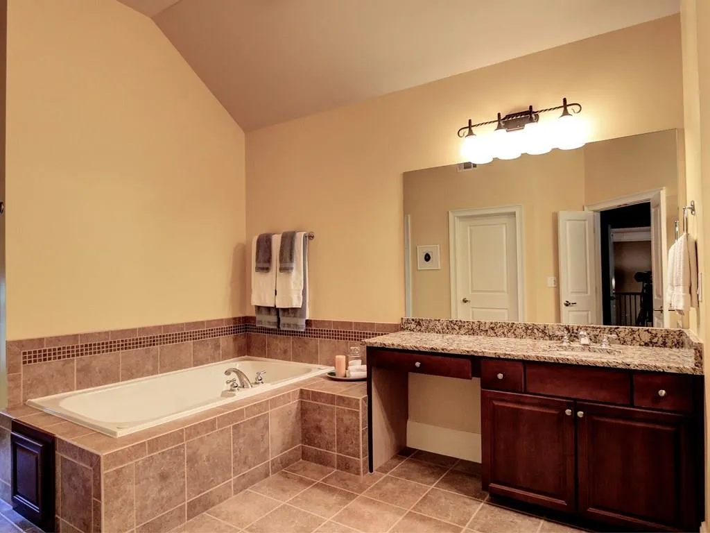 236 Mount Vernon Cove, Sandy Springs, Georgia 30328, 5 Bedrooms Bedrooms, ,5 BathroomsBathrooms,Residential,Sold,236 Mount Vernon Cove,5684044