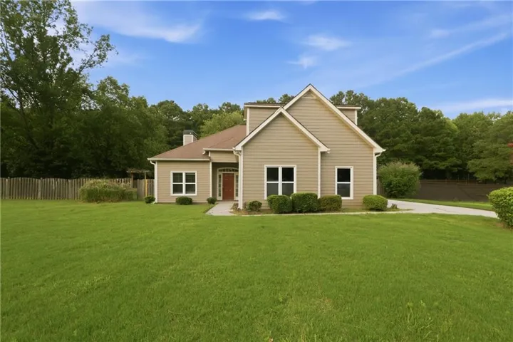 100 Clay Court, Tyrone, Georgia 30290