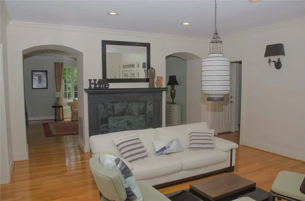 98 Mount Paran Road, Sandy Springs, Georgia 30327, 4 Bedrooms Bedrooms, ,4 BathroomsBathrooms,Residential,Sold,98 Mount Paran Road,6570957