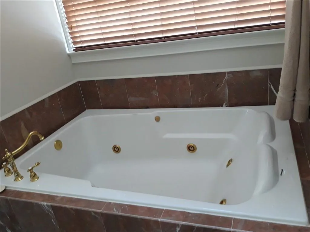 98 Mount Paran Road, Sandy Springs, Georgia 30327, 4 Bedrooms Bedrooms, ,4 BathroomsBathrooms,Residential,Sold,98 Mount Paran Road,6570957