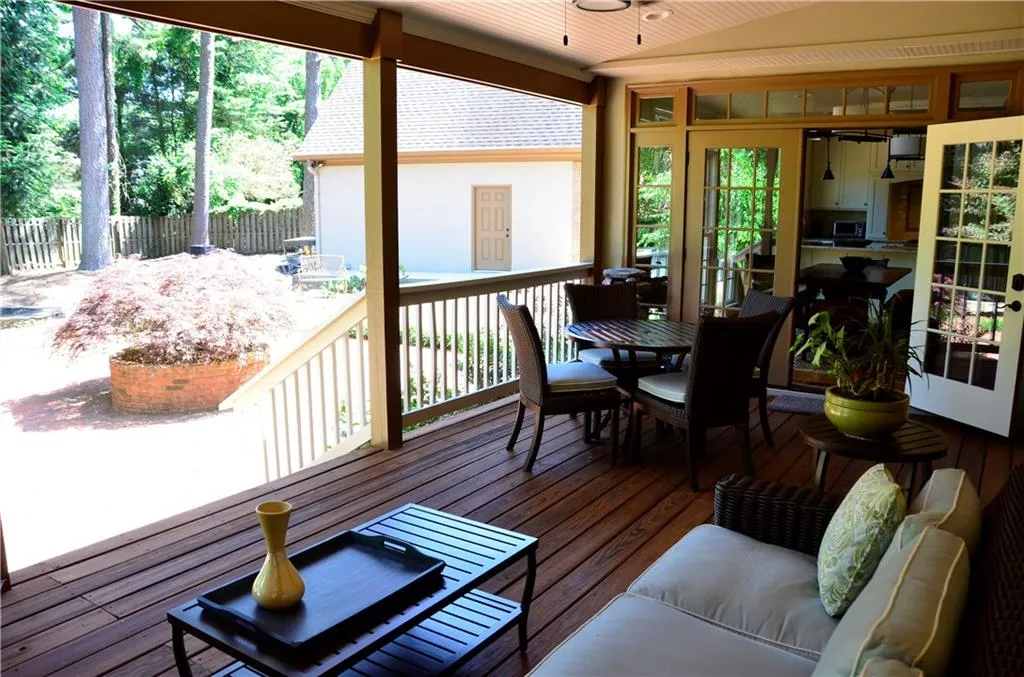 98 Mount Paran Road, Sandy Springs, Georgia 30327, 4 Bedrooms Bedrooms, ,4 BathroomsBathrooms,Residential,Sold,98 Mount Paran Road,6570957