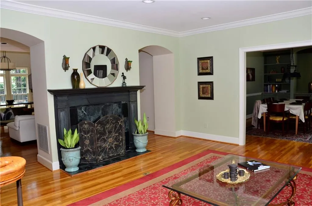 98 Mount Paran Road, Sandy Springs, Georgia 30327, 4 Bedrooms Bedrooms, ,4 BathroomsBathrooms,Residential,Sold,98 Mount Paran Road,6570957