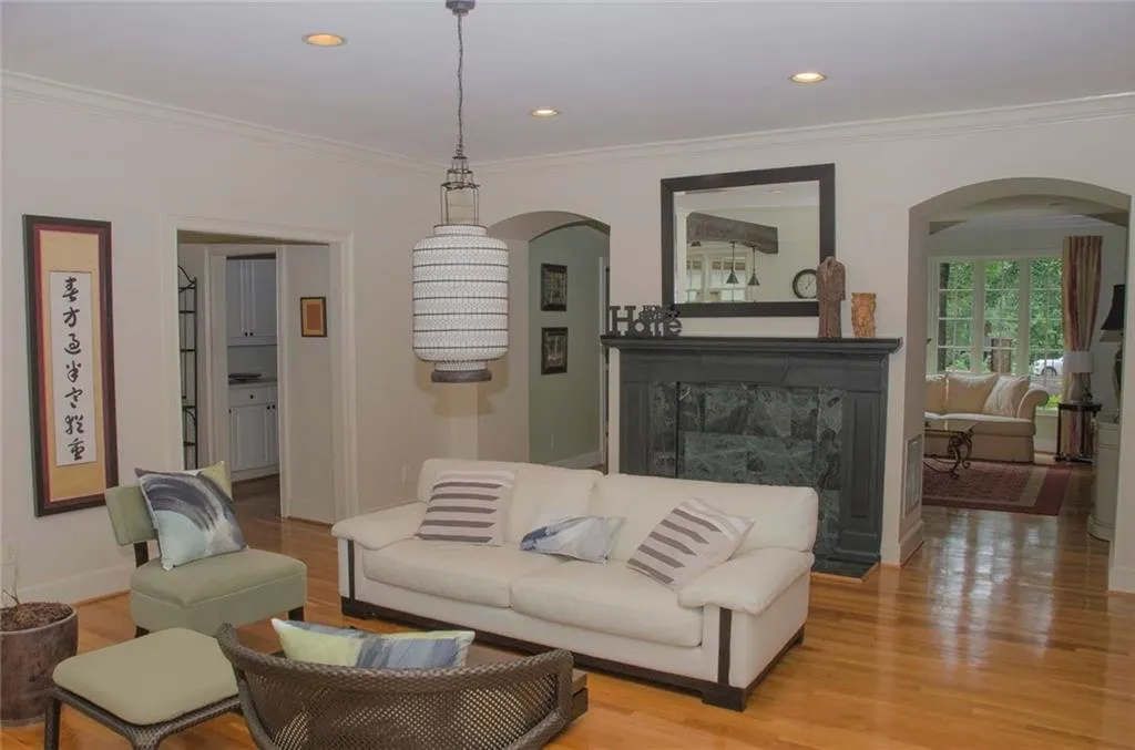 98 Mount Paran Road, Sandy Springs, Georgia 30327, 4 Bedrooms Bedrooms, ,4 BathroomsBathrooms,Residential,Sold,98 Mount Paran Road,6570957