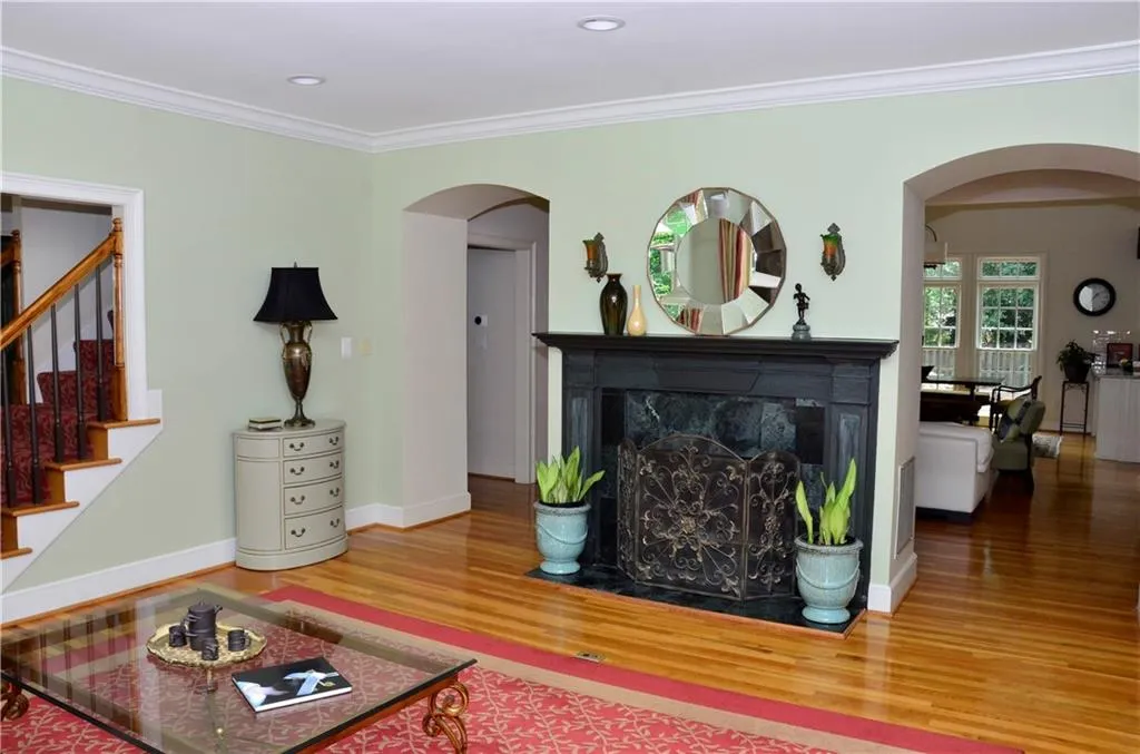 98 Mount Paran Road, Sandy Springs, Georgia 30327, 4 Bedrooms Bedrooms, ,4 BathroomsBathrooms,Residential,Sold,98 Mount Paran Road,6570957