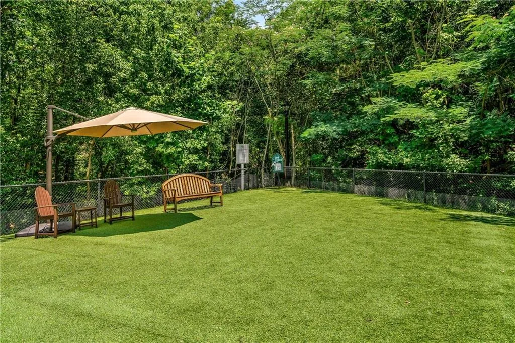 ORP is very pet friendly with this fabulous dog park located on the property.  Always friendly dogs and owners to give your pet some exercise.  Stop in at the River House after some play time and pick up a dog treat!