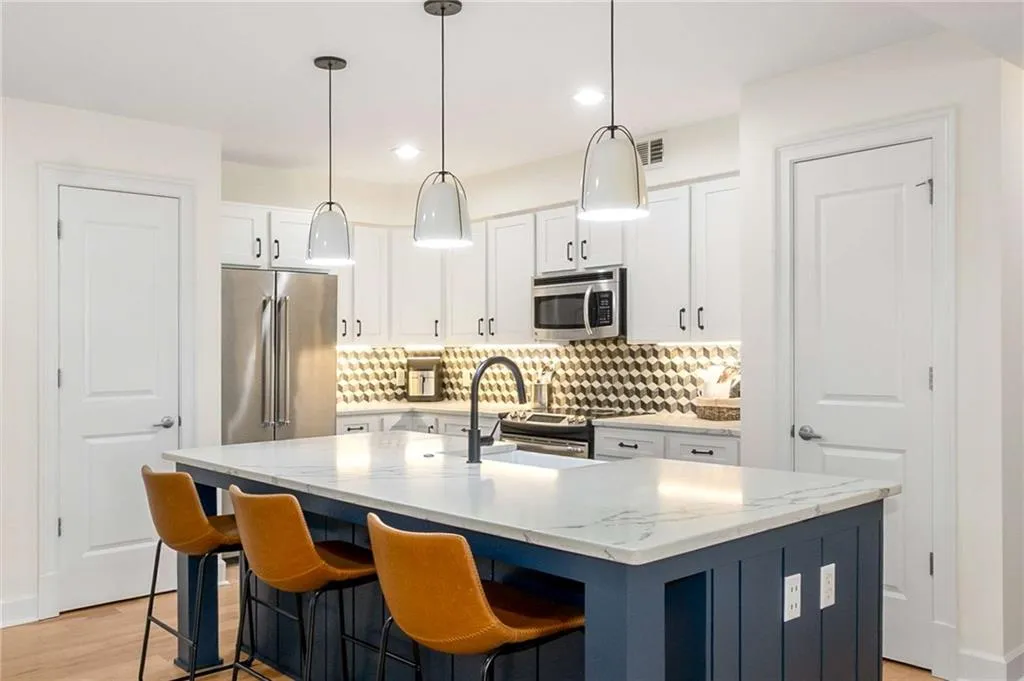 200 River Vista Drive Unit 426, Atlanta, Georgia 30339, 2 Bedrooms Bedrooms, ,2 BathroomsBathrooms,Residential,For Sale,200 River Vista Drive Unit 426,7564315