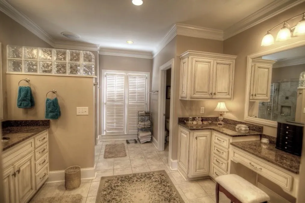 230 Wessex Court, Sandy Springs, Georgia 30328, 4 Bedrooms Bedrooms, ,3 BathroomsBathrooms,Residential,Sold,230 Wessex Court,5647582