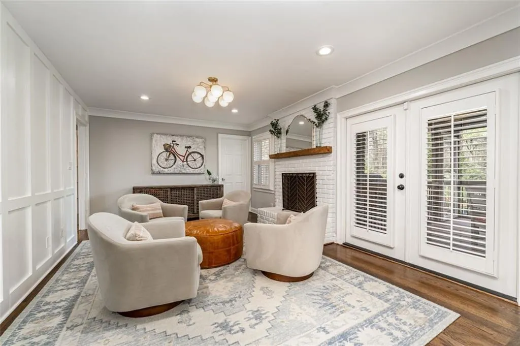 450 Glencourtney Drive, Atlanta, Georgia 30328, 5 Bedrooms Bedrooms, ,3 BathroomsBathrooms,Residential,Sold,450 Glencourtney Drive,7194815