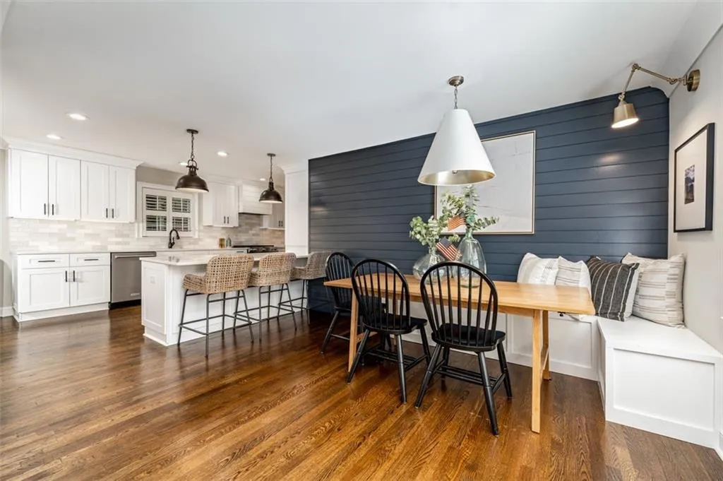 450 Glencourtney Drive, Atlanta, Georgia 30328, 5 Bedrooms Bedrooms, ,3 BathroomsBathrooms,Residential,Sold,450 Glencourtney Drive,7194815