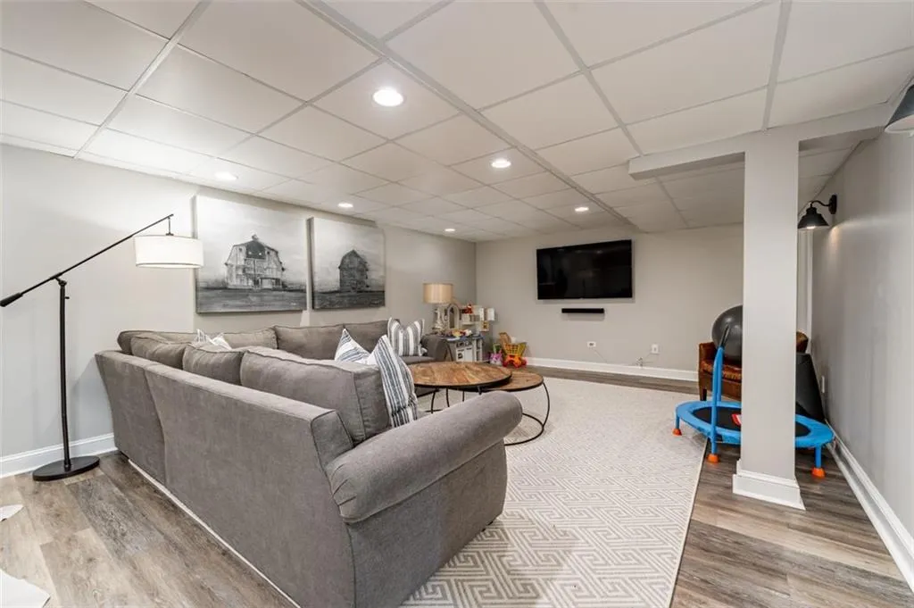 450 Glencourtney Drive, Atlanta, Georgia 30328, 5 Bedrooms Bedrooms, ,3 BathroomsBathrooms,Residential,Sold,450 Glencourtney Drive,7194815