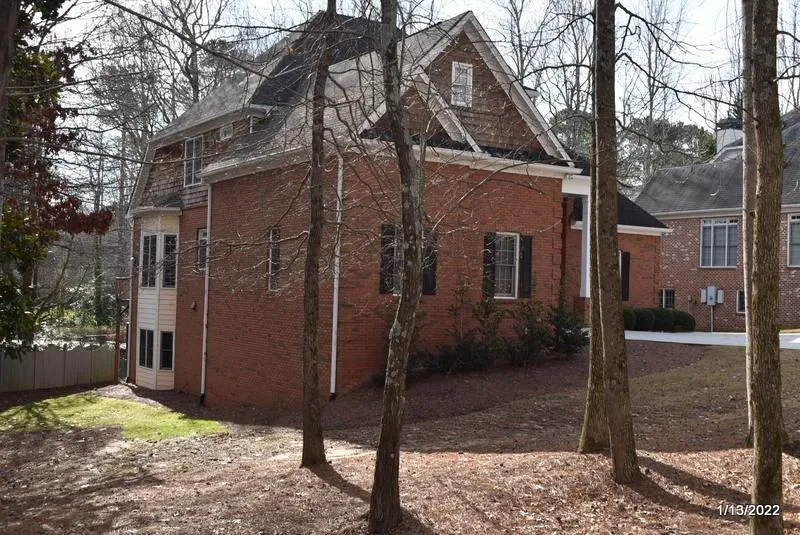 1195 Spalding Drive, Sandy Springs, Georgia 30350, 4 Bedrooms Bedrooms, ,3 BathroomsBathrooms,Residential,Sold,1195 Spalding Drive,7005376