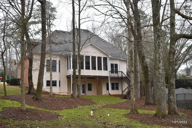 1195 Spalding Drive, Sandy Springs, Georgia 30350, 4 Bedrooms Bedrooms, ,3 BathroomsBathrooms,Residential,Sold,1195 Spalding Drive,7005376