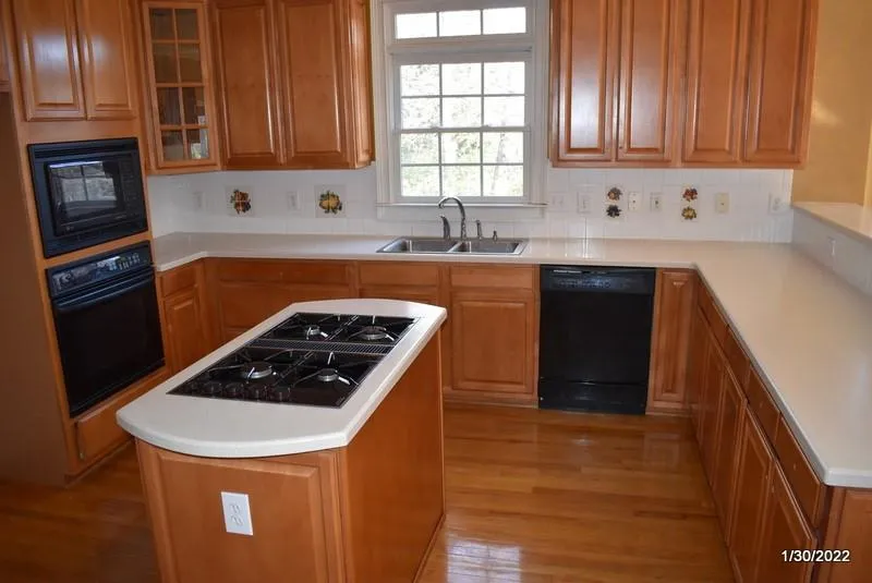 1195 Spalding Drive, Sandy Springs, Georgia 30350, 4 Bedrooms Bedrooms, ,3 BathroomsBathrooms,Residential,Sold,1195 Spalding Drive,7005376