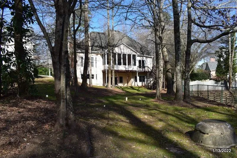 1195 Spalding Drive, Sandy Springs, Georgia 30350, 4 Bedrooms Bedrooms, ,3 BathroomsBathrooms,Residential,Sold,1195 Spalding Drive,7005376