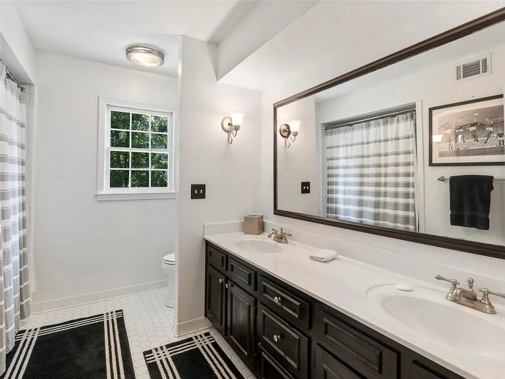 6275 River Overlook Drive, Sandy Springs, Georgia 30328, 4 Bedrooms Bedrooms, ,2 BathroomsBathrooms,Residential,Sold,6275 River Overlook Drive,6934715