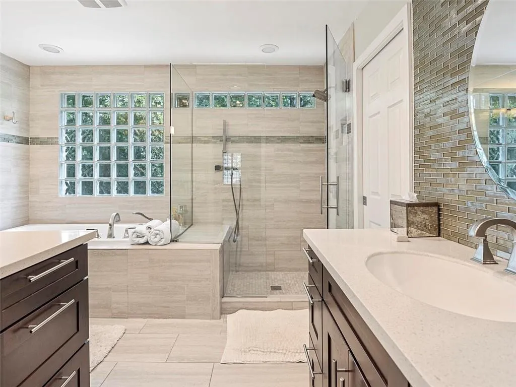 6275 River Overlook Drive, Sandy Springs, Georgia 30328, 4 Bedrooms Bedrooms, ,2 BathroomsBathrooms,Residential,Sold,6275 River Overlook Drive,6934715