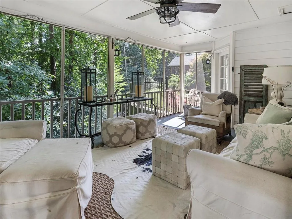 6275 River Overlook Drive, Sandy Springs, Georgia 30328, 4 Bedrooms Bedrooms, ,2 BathroomsBathrooms,Residential,Sold,6275 River Overlook Drive,6934715