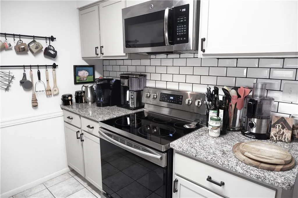 5157 Roswell Road Ne Unit 7, Atlanta, Georgia 30342, 1 Bedroom Bedrooms, ,1 BathroomBathrooms,Residential,Sold,5157 Roswell Road Ne Unit 7,6521203