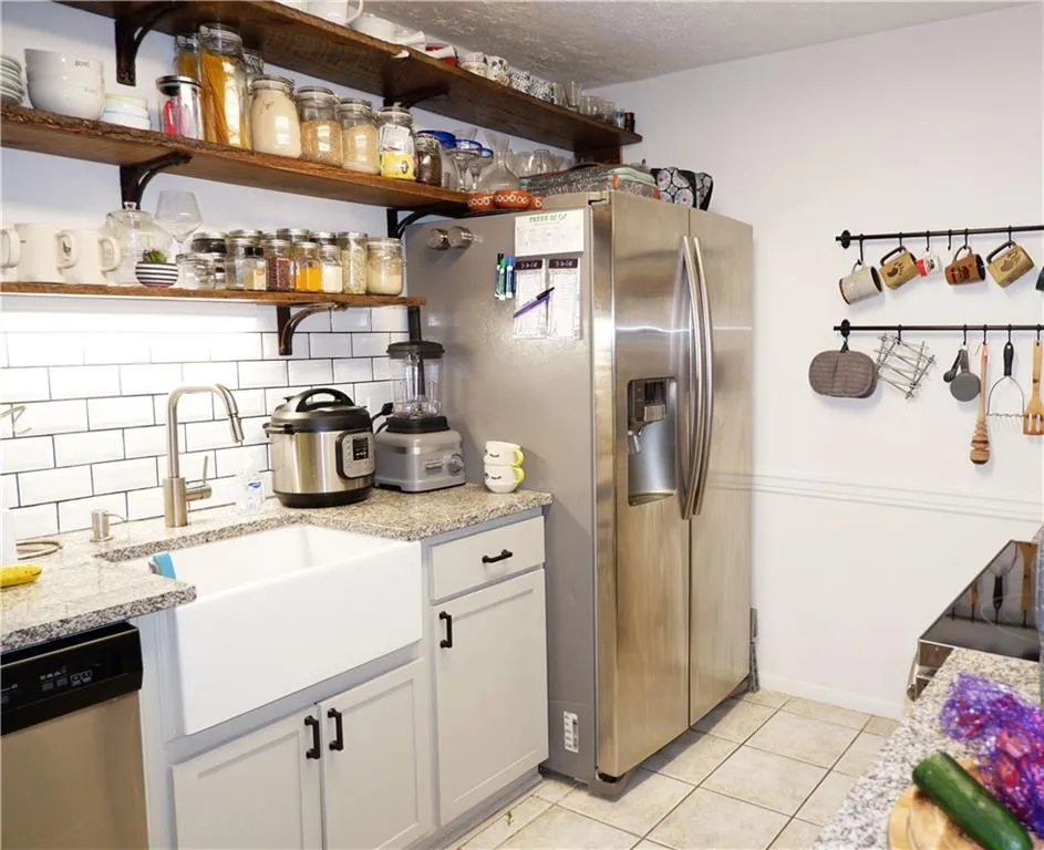 5157 Roswell Road Ne Unit 7, Atlanta, Georgia 30342, 1 Bedroom Bedrooms, ,1 BathroomBathrooms,Residential,Sold,5157 Roswell Road Ne Unit 7,6521203
