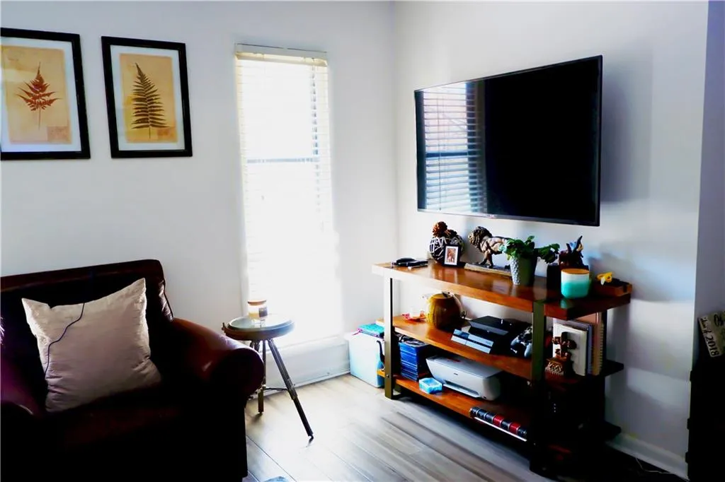 5157 Roswell Road Ne Unit 7, Atlanta, Georgia 30342, 1 Bedroom Bedrooms, ,1 BathroomBathrooms,Residential,Sold,5157 Roswell Road Ne Unit 7,6521203