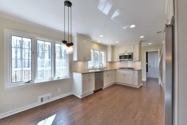 34 River Park Drive, Sandy Springs, Georgia 30328, 5 Bedrooms Bedrooms, ,3 BathroomsBathrooms,Residential,Sold,34 River Park Drive,6017419 34 River Park Drive, Sandy Springs, Georgia 30328, 5 Bedrooms Bedrooms, ,3 BathroomsBathrooms,Residential,Sold,34 River Park Drive,6017419