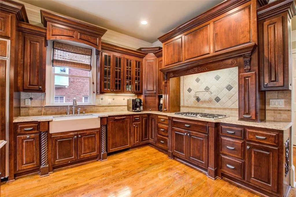 810 Glengate Place, Sandy Springs, Georgia 30328, 5 Bedrooms Bedrooms, ,5 BathroomsBathrooms,Residential,Sold,810 Glengate Place,7158964