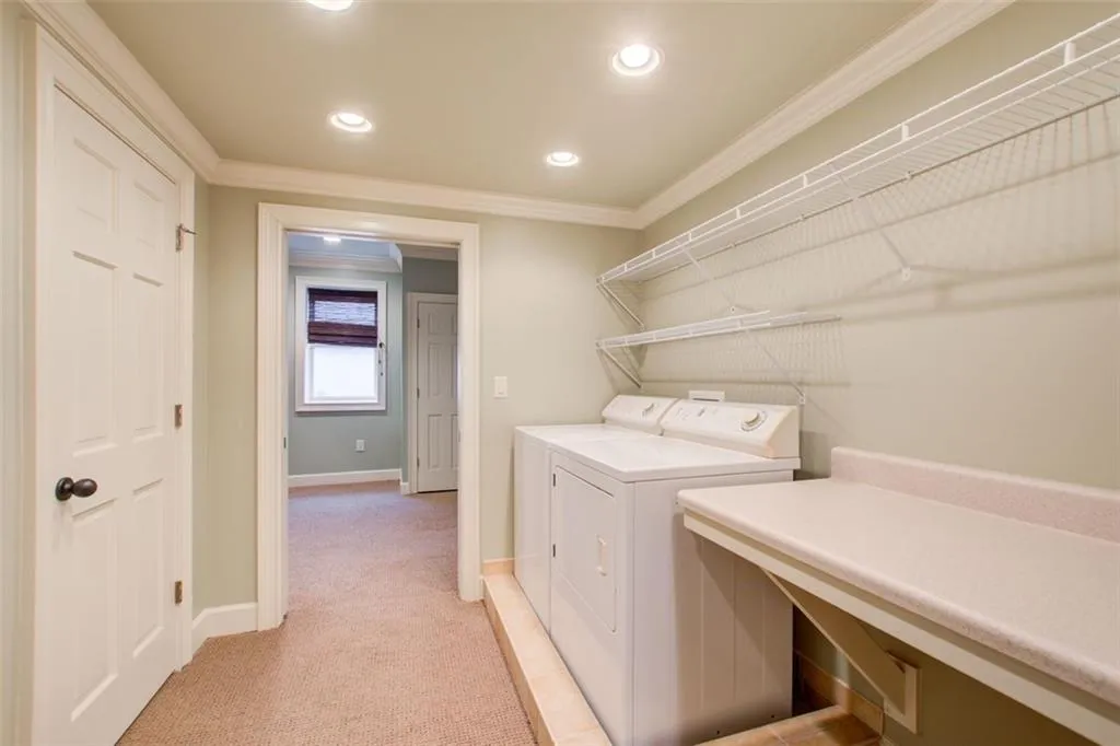 810 Glengate Place, Sandy Springs, Georgia 30328, 5 Bedrooms Bedrooms, ,5 BathroomsBathrooms,Residential,Sold,810 Glengate Place,7158964