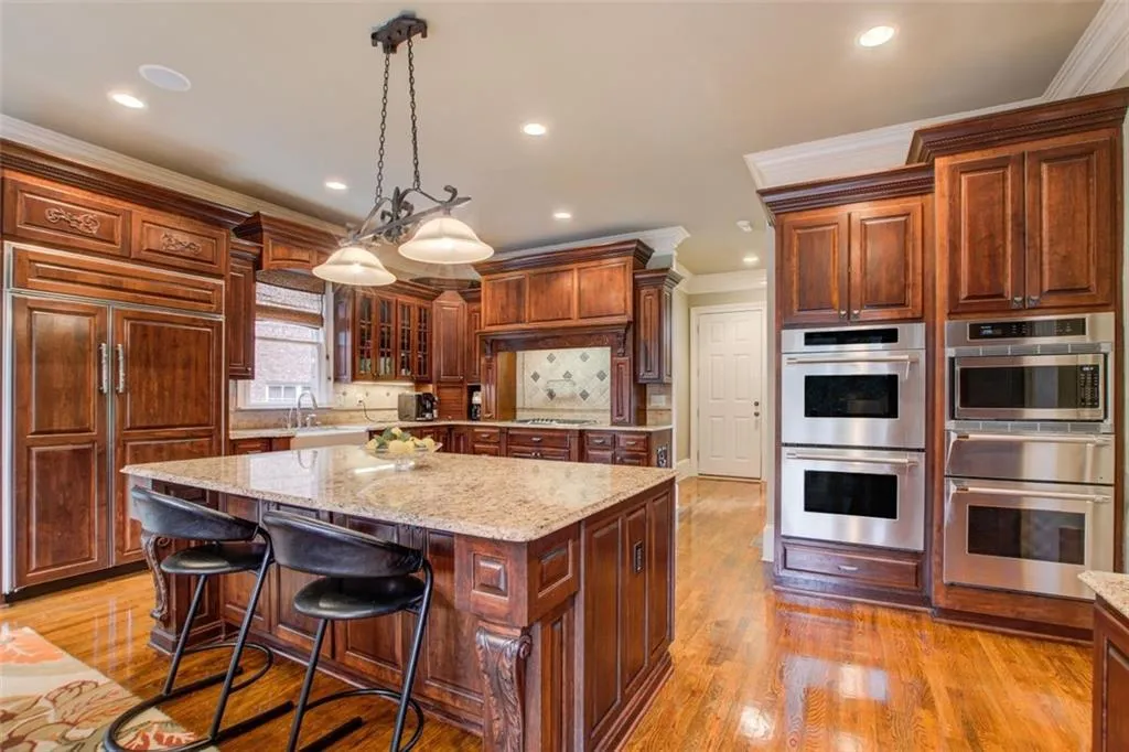810 Glengate Place, Sandy Springs, Georgia 30328, 5 Bedrooms Bedrooms, ,5 BathroomsBathrooms,Residential,Sold,810 Glengate Place,7158964