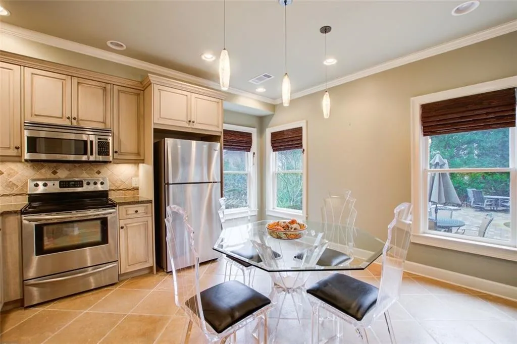 810 Glengate Place, Sandy Springs, Georgia 30328, 5 Bedrooms Bedrooms, ,5 BathroomsBathrooms,Residential,Sold,810 Glengate Place,7158964