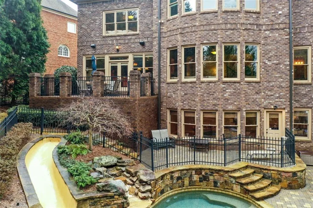 810 Glengate Place, Sandy Springs, Georgia 30328, 5 Bedrooms Bedrooms, ,5 BathroomsBathrooms,Residential,Sold,810 Glengate Place,7158964