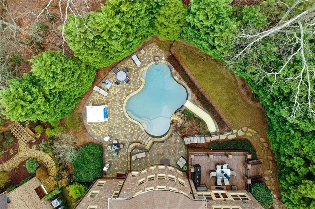 810 Glengate Place, Sandy Springs, Georgia 30328, 5 Bedrooms Bedrooms, ,5 BathroomsBathrooms,Residential,Sold,810 Glengate Place,7158964