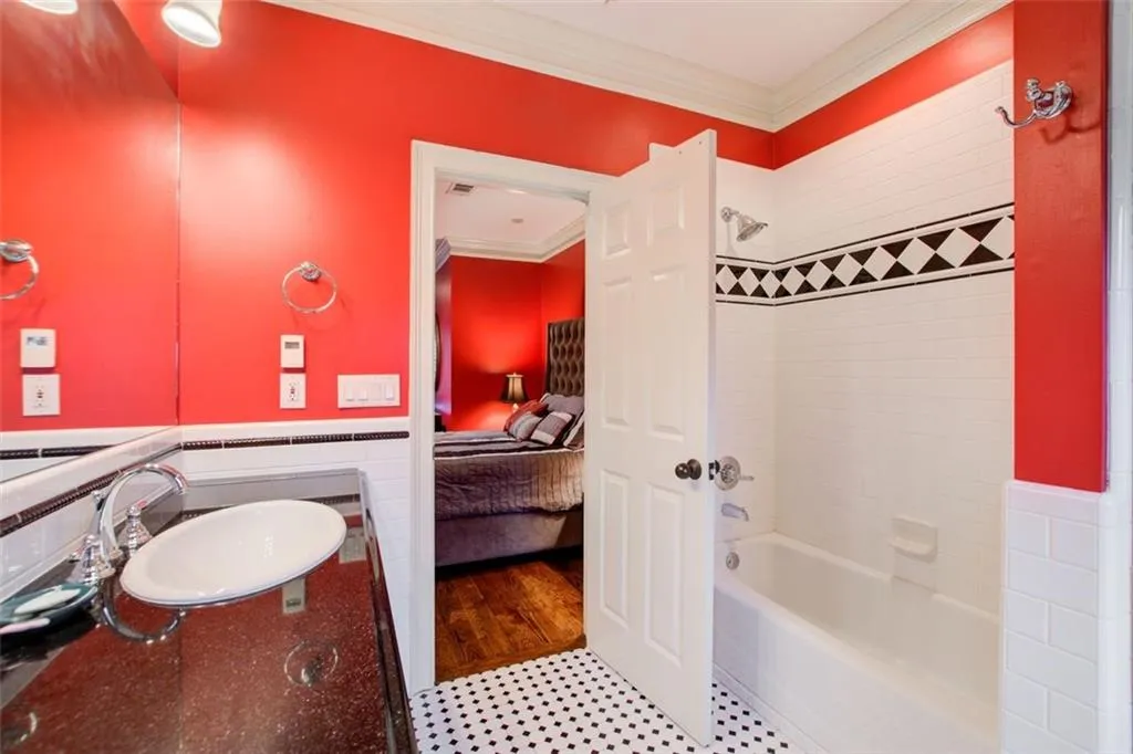 810 Glengate Place, Sandy Springs, Georgia 30328, 5 Bedrooms Bedrooms, ,5 BathroomsBathrooms,Residential,Sold,810 Glengate Place,7158964