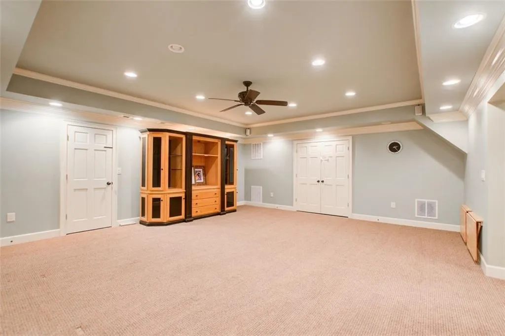 810 Glengate Place, Sandy Springs, Georgia 30328, 5 Bedrooms Bedrooms, ,5 BathroomsBathrooms,Residential,Sold,810 Glengate Place,7158964