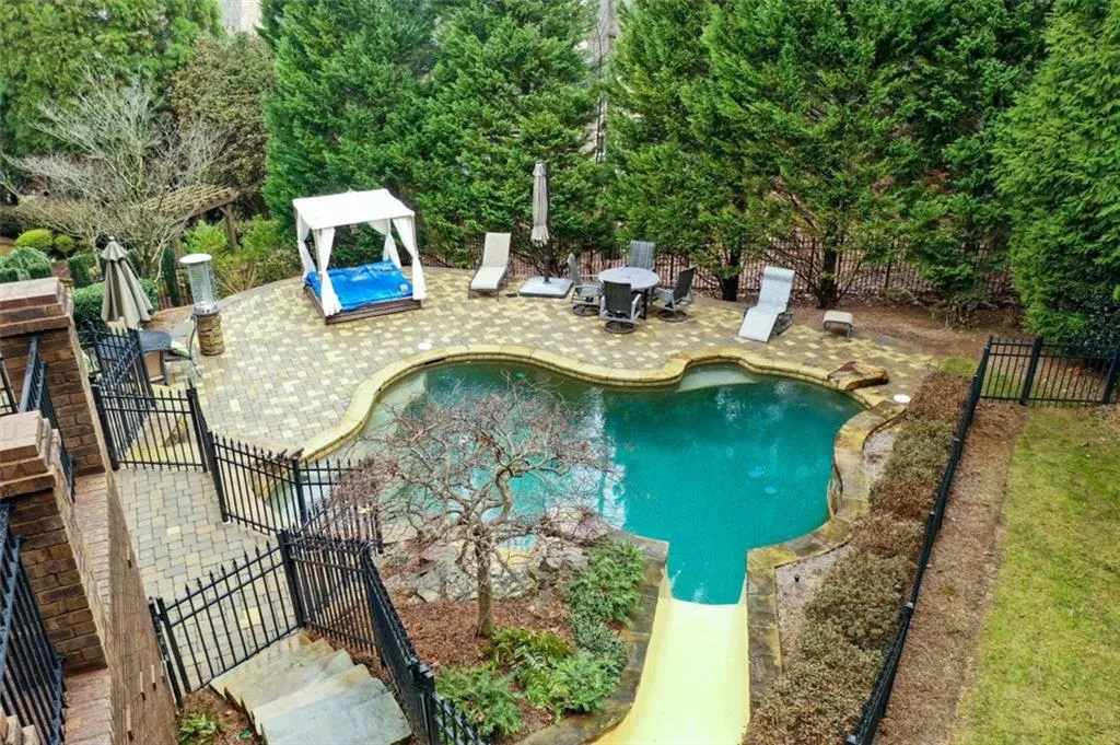 810 Glengate Place, Sandy Springs, Georgia 30328, 5 Bedrooms Bedrooms, ,5 BathroomsBathrooms,Residential,Sold,810 Glengate Place,7158964