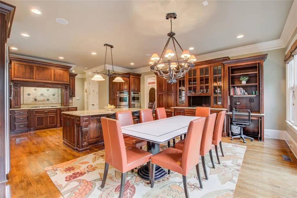 810 Glengate Place, Sandy Springs, Georgia 30328, 5 Bedrooms Bedrooms, ,5 BathroomsBathrooms,Residential,Sold,810 Glengate Place,7158964