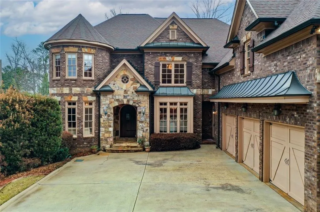 810 Glengate Place, Sandy Springs, Georgia 30328, 5 Bedrooms Bedrooms, ,5 BathroomsBathrooms,Residential,Sold,810 Glengate Place,7158964