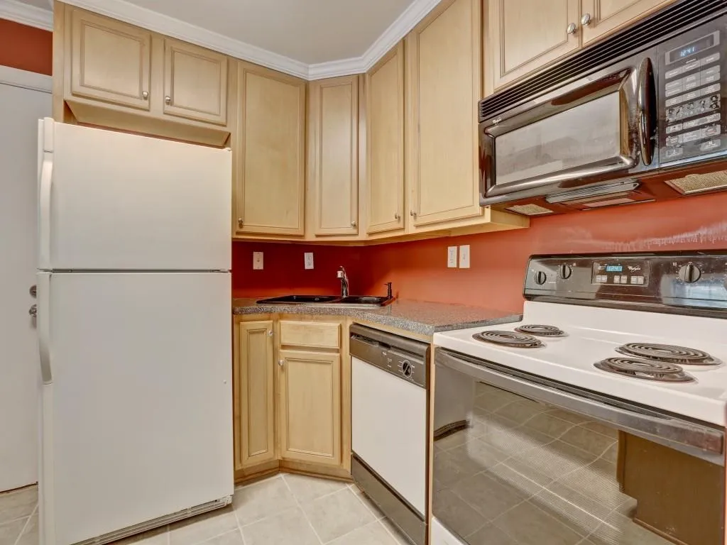 430 Lindbergh Drive Unit A5, Atlanta, Georgia 30305, 1 Bedroom Bedrooms, ,1 BathroomBathrooms,Residential,Sold,430 Lindbergh Drive Unit A5,5835152