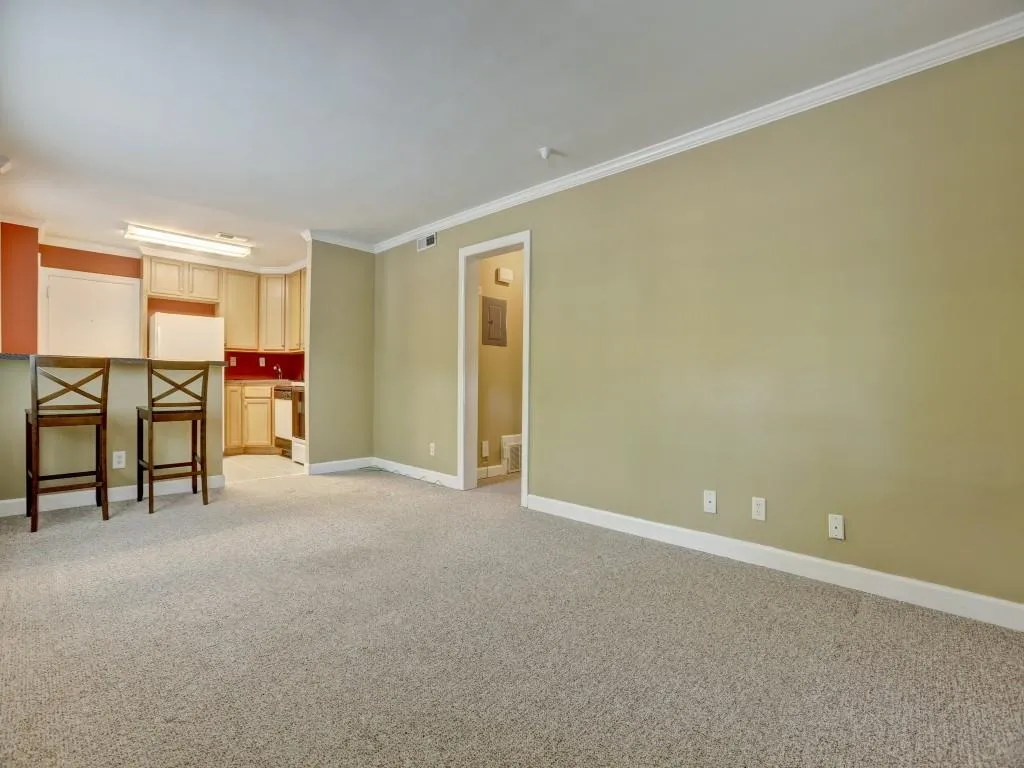 430 Lindbergh Drive Unit A5, Atlanta, Georgia 30305, 1 Bedroom Bedrooms, ,1 BathroomBathrooms,Residential,Sold,430 Lindbergh Drive Unit A5,5835152