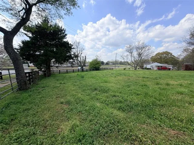 662 Old Gainesville Hwy, Pendergrass, Georgia 30567
