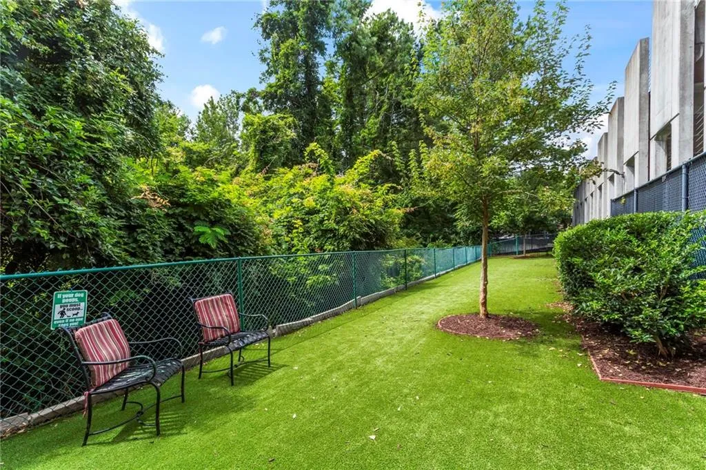 3777 Peachtree Road Ne Unit 1602, Brookhaven, Georgia 30319, 2 Bedrooms Bedrooms, ,2 BathroomsBathrooms,Residential,For Sale,3777 Peachtree Road Ne Unit 1602,7633326