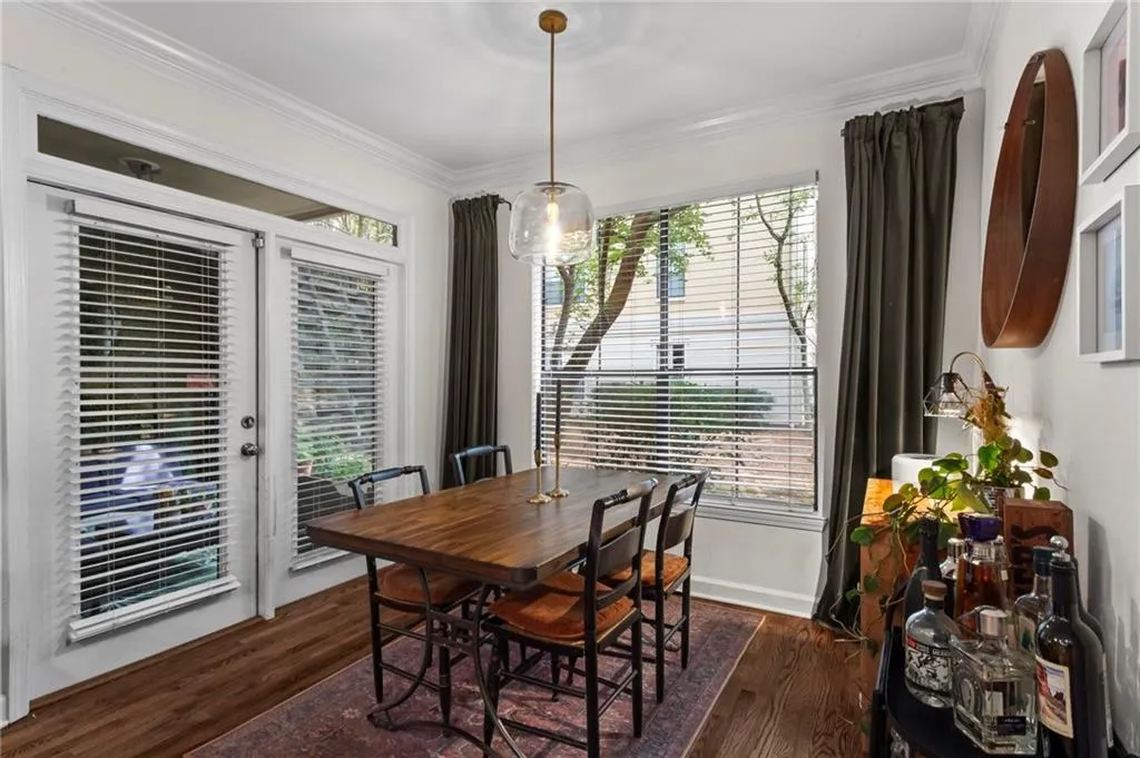 3777 Peachtree Road Ne Unit 1602, Brookhaven, Georgia 30319, 2 Bedrooms Bedrooms, ,2 BathroomsBathrooms,Residential,For Sale,3777 Peachtree Road Ne Unit 1602,7633326